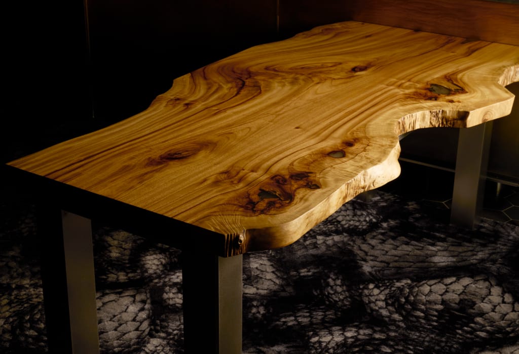 Dining Table TAVOWOOD Tavowood A solid piece of wood that weaves through time