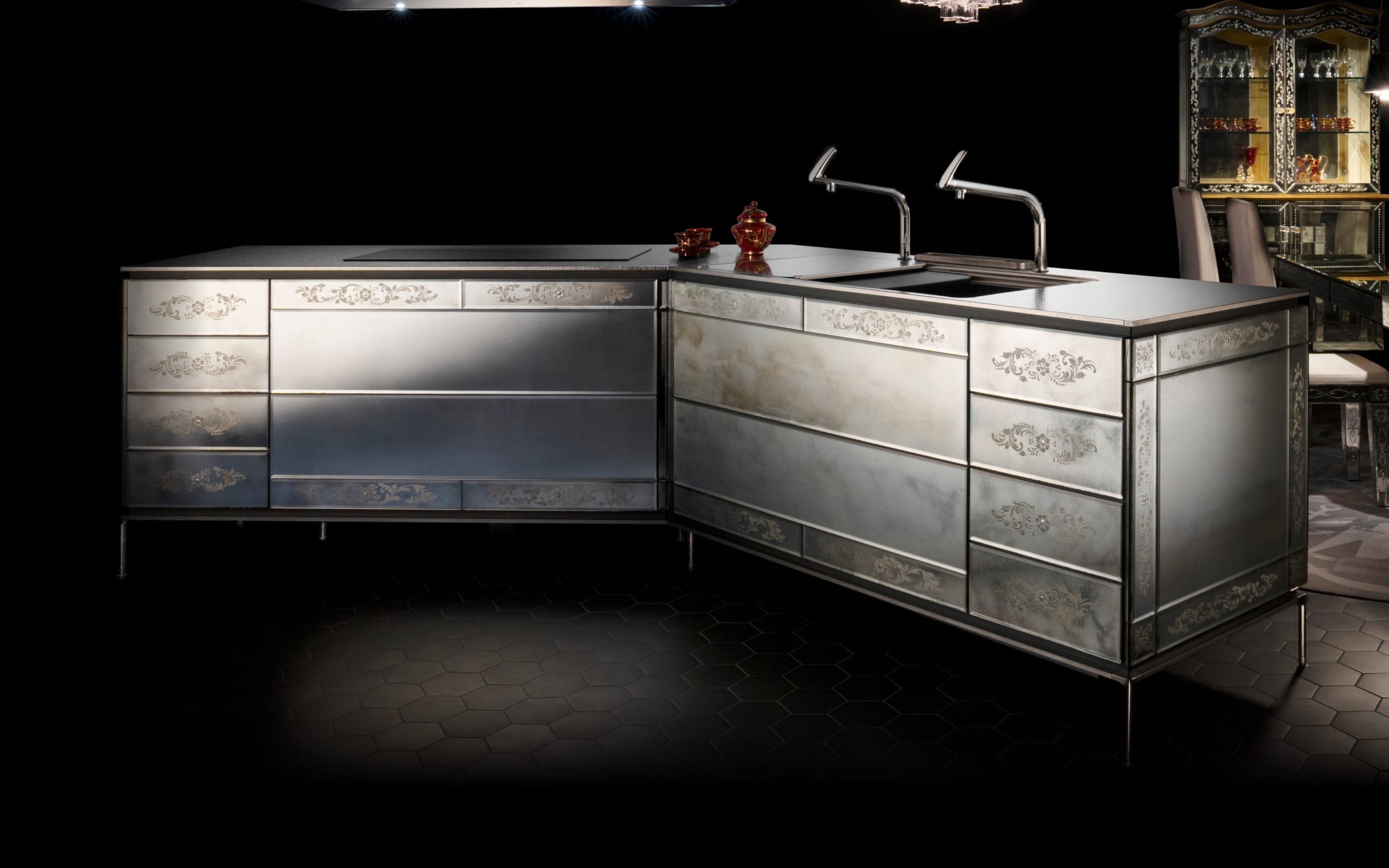 Venezia Venice SPIGA TRE The world's first kitchen to be lavishly clad in Venetian mirror